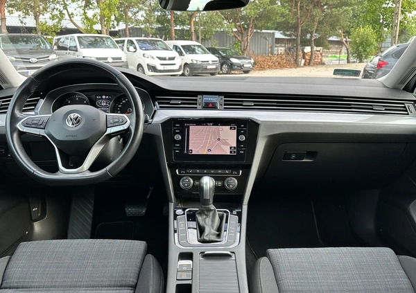Volkswagen Passat cena 86800 przebieg: 154218, rok produkcji 2020 z Reda małe 211